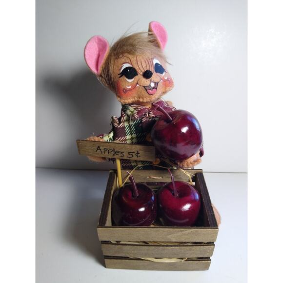 Annalee Fabric Mouse Figurine Apple Seller Holiday Decor 6in Tall Plaid Coat - Picture 1 of 4